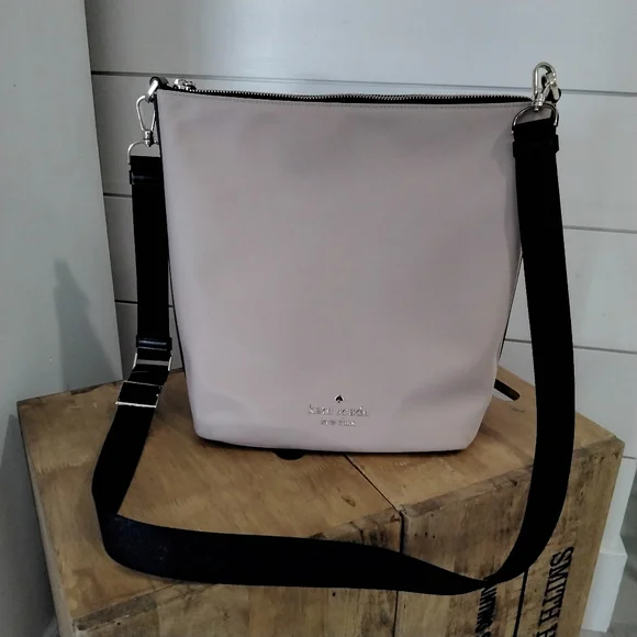 Kate Spade Crossbody Duffle Nwot - Picture 2 of 11